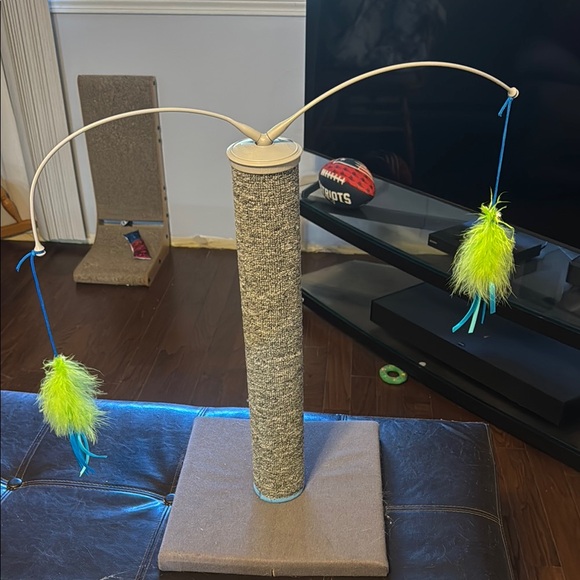 Interactive Cat Scratching Post with Feather Toys - Picture 1 of 3